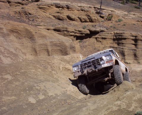 1982 Ford Bronco - Tony Moonrocks v-notch 2