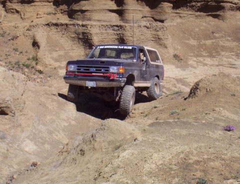 1982 Ford Bronco - Mike Moonrocks v-notch 1