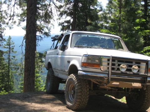 1995 Ford Bronco - Hangin at the top