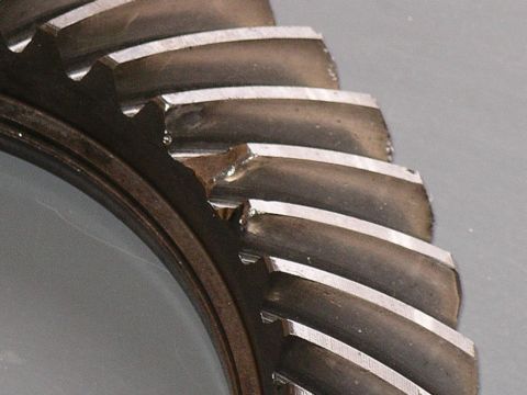 1996 Ford Bronco - Chipped ring gear picture #1. I ground down the nasty spots with a die grinder to get the Bronco back from Durango to Denver. It was a litt…