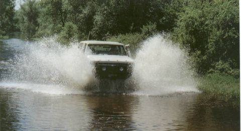 1980 Ford Bronco - Different spot, bigger waves!