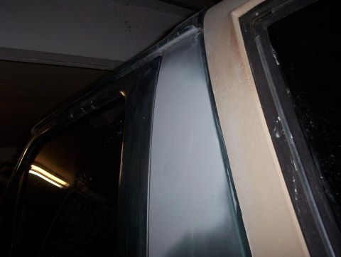 1989 Ford Bronco - no dent behind drive's door