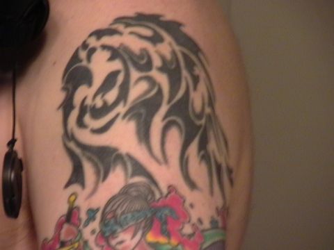 1985 Ford Bronco - right arm Lion