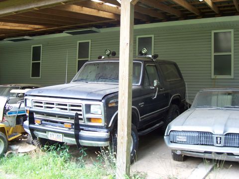 1984 Ford Bronco photo