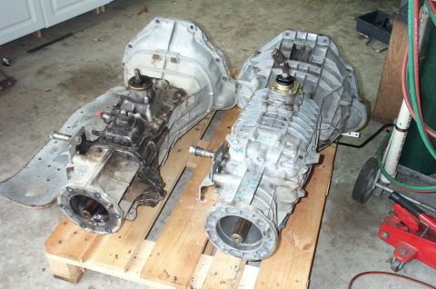 1995 Ford Bronco - ZF S5-47 next to M5OD-R2