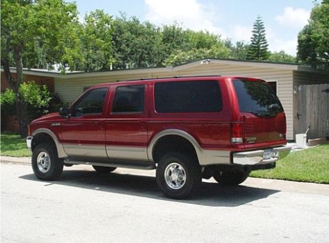 2000 Ford Excursion photo