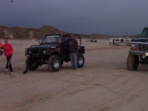 2000 Ford F-450 - Paul next to the sammi