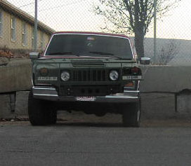 1981 Ford Bronco - Front view of a 1981 Ford Bronco with aftermarket modifications.