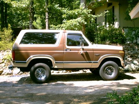 1984 Ford Bronco - Now with a new 2" body lift.