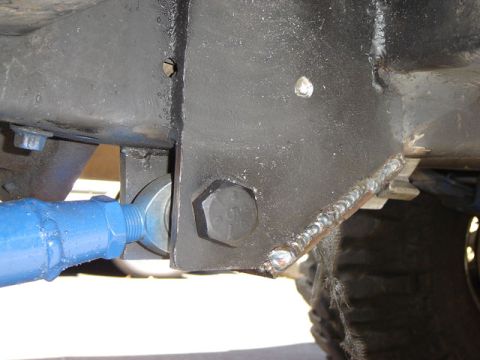 1991 Ford Bronco - Home made mount with a 55,000 LB rated heim on it.