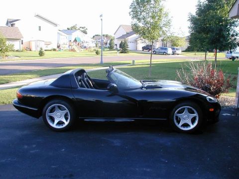 1996 Dodge Viper - Side view of a black 1996 Dodge Viper RT/10 with its hardtop installed.