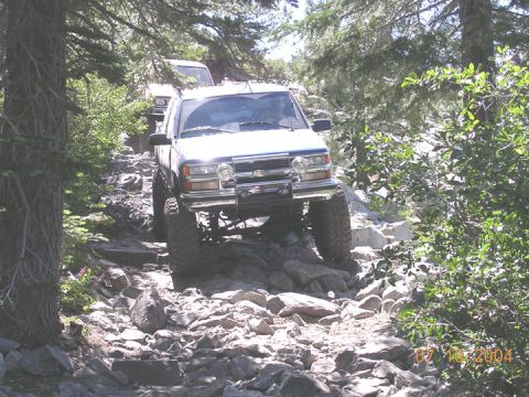 1994 Ford Bronco - this is the hill dwon to the first water crossing. Its not hard, just a long downhill rockgarden