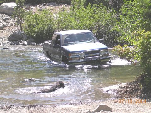 1994 Ford Bronco - This is the first water crossing