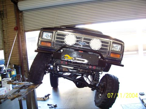 1985 Ford Bronco - RTI 900 on 20* ramp