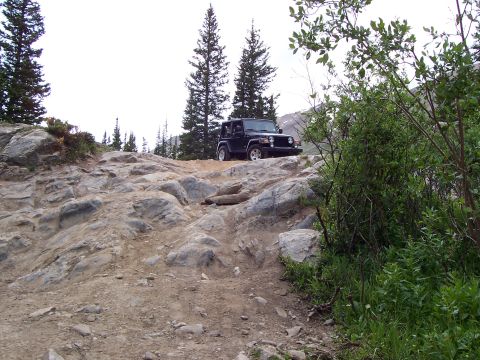 1983 Ford Bronco - Second obsticle looks easier than really is , the log in the middle is 18-20" tall