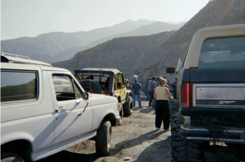 1990 Ford Bronco - Wow! look at the tire diff.!