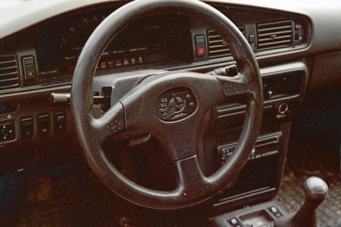 1988 Mazda 626 - Alpine/Momo stearing wheel with remote control