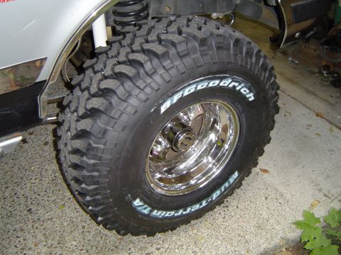 1989 Ford Bronco - New tire
