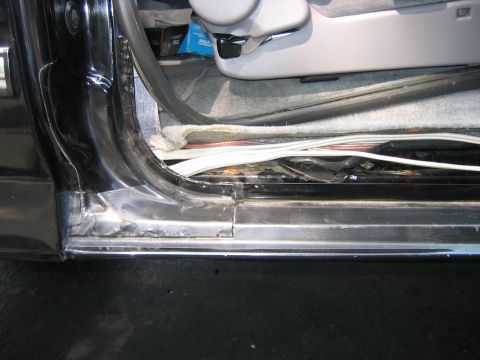 1995 Ford Bronco - First i must say SCREW OHIO. Well anyway when i got B'co 2 years ago she had a tiny bit of surface rust in this seam, so i covered it with…
