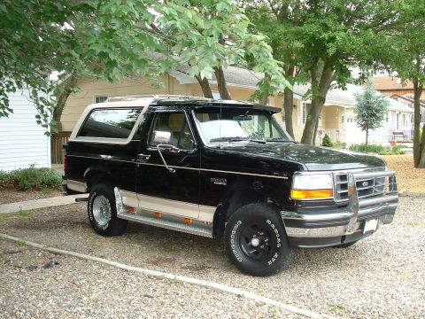 1992 Ford Bronco photo