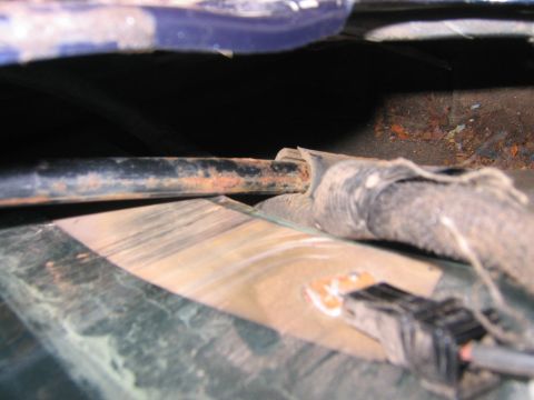 1994 Ford Bronco - Here you can see how the window is hitting the spring before it gets all the way down