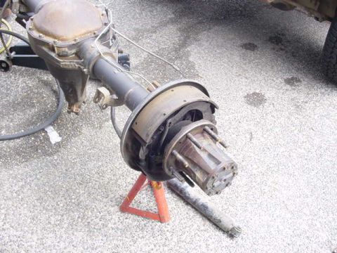 1987 Ford Bronco - brakes look good enough to use