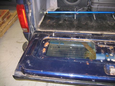 1994 Ford Bronco - the window all the way down because the u-bolt holds the spring up