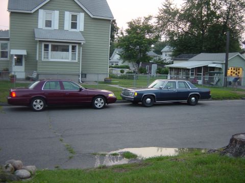 2004 Ford Crown Victoria photo