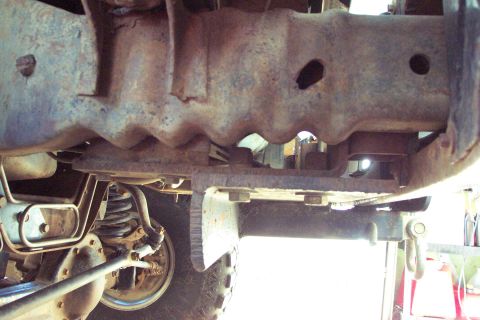 1996 Ford Bronco - Profile of 'L' Bracket, Receiver, and Mounting to Sway Bar Bracket 'L' Bracket is 3" x 3/8" and mounts to bottom of sway bar bracket and to…