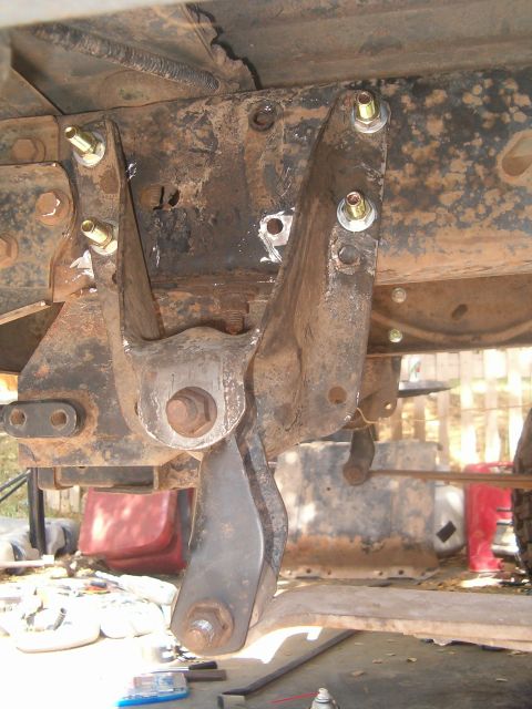 1986 Ford Bronco - the new shackles in place.