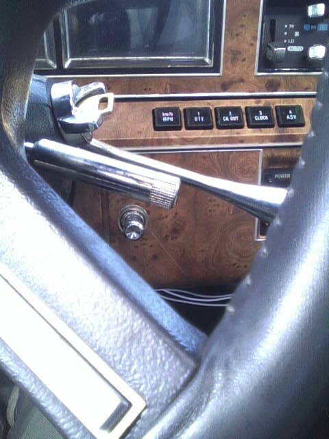 1987 Lincoln Town Car - Anouther pic of the button