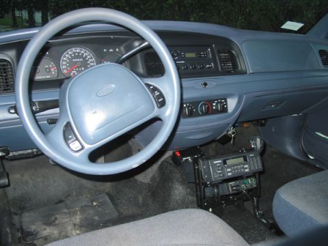 2000 Ford Crown Victoria - New CB radio and old scanner added in new mount (Gamber Johnson Shortstack).