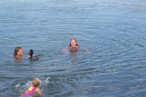 1992 Ford Bronco - A family enjoys a day of swimming at Lake Pleasant.