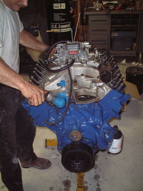 1967 Ford Galaxie - Intake & carb in place, ready to tighten.