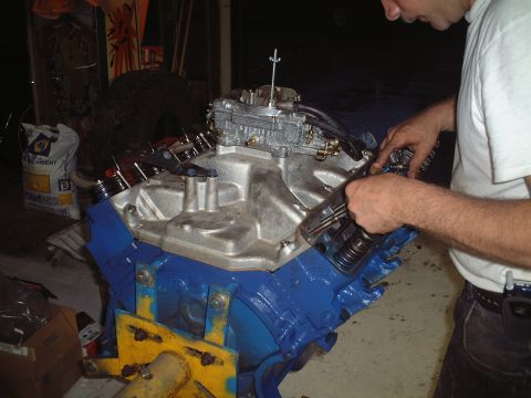 1967 Ford Galaxie - Installing valvetrain