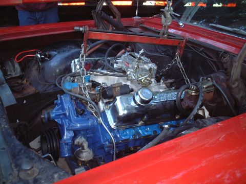 1967 Ford Galaxie - Dropping the 390 into the Galaxie.