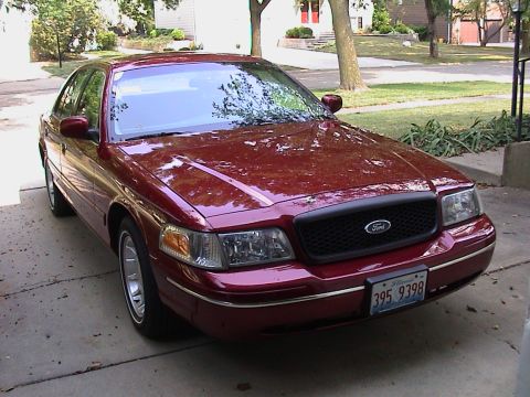 2000 Ford Crown Victoria - July 29, 2004 - 01
