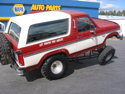 1985 Ford Bronco - Ramp from the passanger back side.