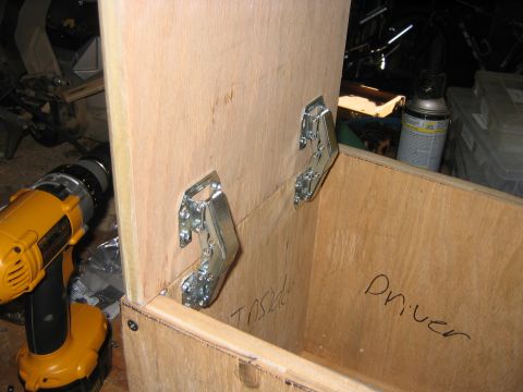 1995 Ford Bronco - Eruopean cabinet hinges, expesive at 7 bucks each but they are spring loaded so that the top will stay down with out a magnet or lock or an…