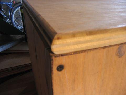 1995 Ford Bronco - round ove rthe bottom edge of the edge with the hinges on it, so that the vyanl does not cause a bind