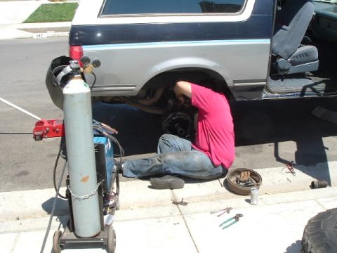 1989 Ford Bronco - welndmn helping with the install