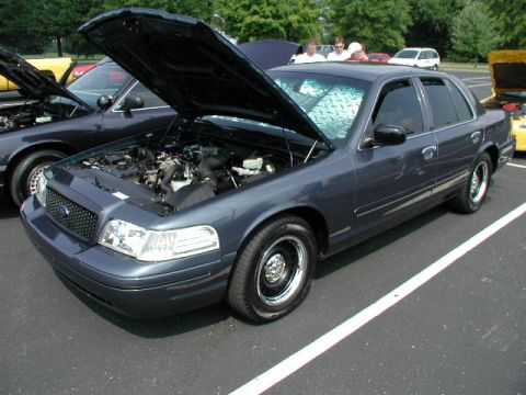 1998 Ford Crown Victoria - The following pics are courtesy of another member.
