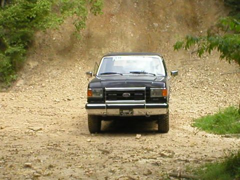 1986 Ford Bronco - ahhhhh he makes it back down