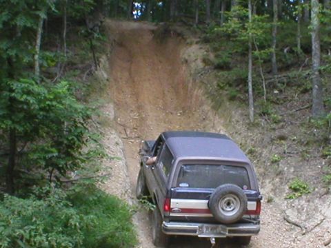 1986 Ford Bronco - Smooth going for a more difficult climb