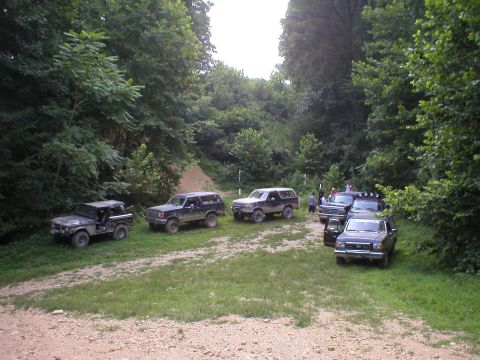 1986 Ford Bronco - From Left to right. Docs rig, Moselys rig, Jons rig, Kennys rig, Marks rig, and Daniels Rig. Just taking a break