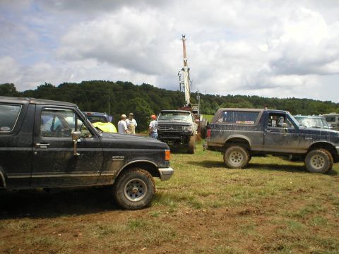 1986 Ford Bronco - Mosely chatting with the guys from Bronco Driver Mag.