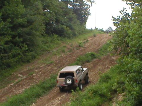 1986 Ford Bronco - Wojo taking on a hill