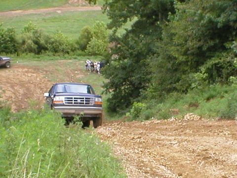 1986 Ford Bronco - Kenny takes his 95 Stocker up the easy side