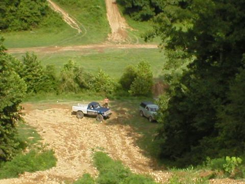 1986 Ford Bronco - Dale size'ng up the hill hoping his used(new to him) hold's up