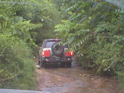 1986 Ford Bronco - Shane taking us on a little creek run